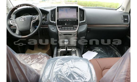Acheter Import Voiture Toyota Land Cruiser Blanc à Import - Dubai, Marquesas Acheter Import Voiture Toyota Land Cruiser Blanc à Import - Dubai, Marquesas