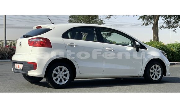 Acheter Import Voiture Kia Rio Blanc à Import - Dubai, Marquesas Acheter Import Voiture Kia Rio Blanc à Import - Dubai, Marquesas