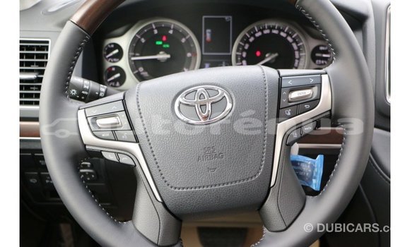 Acheter Import Voiture Toyota Land Cruiser Blanc à Import - Dubai, Marquesas Acheter Import Voiture Toyota Land Cruiser Blanc à Import - Dubai, Marquesas