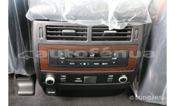 Acheter Import Voiture Toyota Land Cruiser Blanc à Import - Dubai, Marquesas Acheter Import Voiture Toyota Land Cruiser Blanc à Import - Dubai, Marquesas