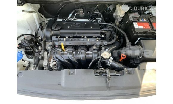 Acheter Import Voiture Hyundai Accent Blanc à Import - Dubai, Marquesas Acheter Import Voiture Hyundai Accent Blanc à Import - Dubai, Marquesas