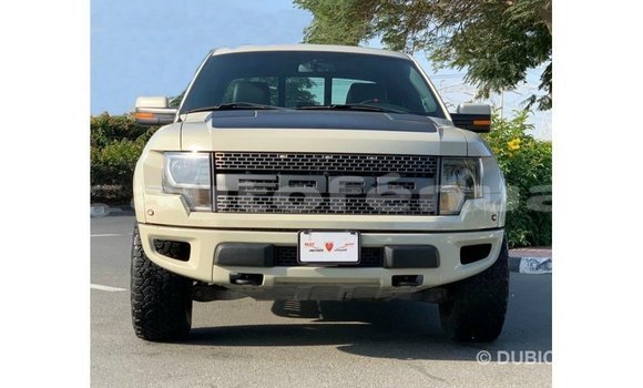 Acheter Import Voiture Ford Club Wagon Beige à Import - Dubai, Marquesas Acheter Import Voiture Ford Club Wagon Beige à Import - Dubai, Marquesas