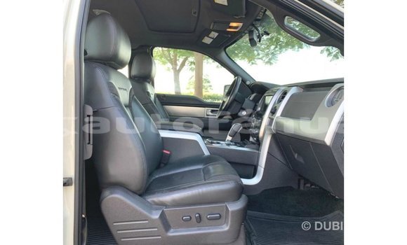 Acheter Import Voiture Ford Club Wagon Beige à Import - Dubai, Marquesas Acheter Import Voiture Ford Club Wagon Beige à Import - Dubai, Marquesas