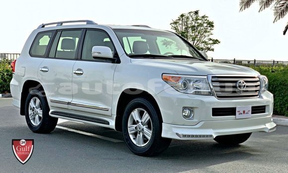 Acheter Import Voiture Toyota Land Cruiser Blanc à Import - Dubai, Marquesas