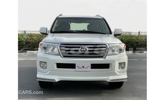 Acheter Import Voiture Toyota Land Cruiser Blanc à Import - Dubai, Marquesas Acheter Import Voiture Toyota Land Cruiser Blanc à Import - Dubai, Marquesas