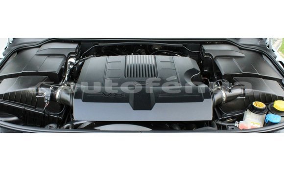 Acheter Import Voiture Land Rover Range Rover Bleu à Import - Dubai, Marquesas Acheter Import Voiture Land Rover Range Rover Bleu à Import - Dubai, Marquesas