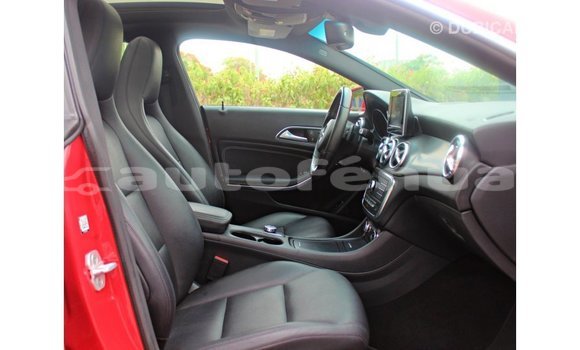 Acheter Import Voiture Mercedes-Benz 250 Rouge à Import - Dubai, Marquesas Acheter Import Voiture Mercedes-Benz 250 Rouge à Import - Dubai, Marquesas