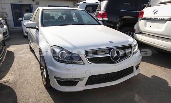 Buy Import Mercedes-Benz 200 White Car in Import - Dubai in Marquesas Buy Import Mercedes-Benz 200 White Car in Import - Dubai in Marquesas