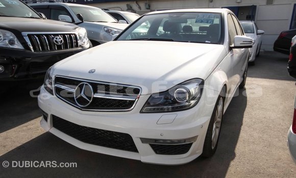 Buy Import Mercedes-Benz 200 White Car in Import - Dubai in Marquesas Buy Import Mercedes-Benz 200 White Car in Import - Dubai in Marquesas