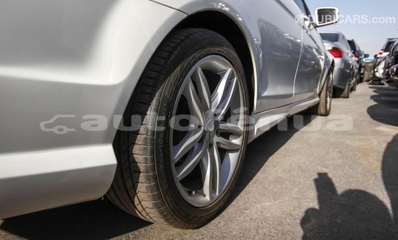 Buy Import Mercedes-Benz 200 White Car in Import - Dubai in Marquesas Buy Import Mercedes-Benz 200 White Car in Import - Dubai in Marquesas