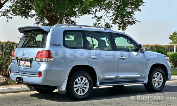 Acheter Import Voiture Toyota Land Cruiser Bleu à Import - Dubai, Marquesas Acheter Import Voiture Toyota Land Cruiser Bleu à Import - Dubai, Marquesas