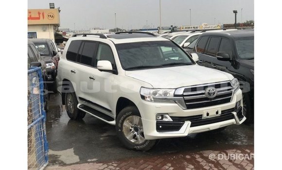 Buy Import Toyota Land Cruiser White Car in Import - Dubai in Marquesas Buy Import Toyota Land Cruiser White Car in Import - Dubai in Marquesas