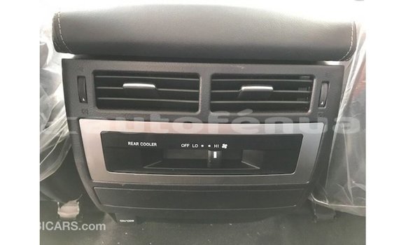 Buy Import Toyota Land Cruiser White Car in Import - Dubai in Marquesas Buy Import Toyota Land Cruiser White Car in Import - Dubai in Marquesas