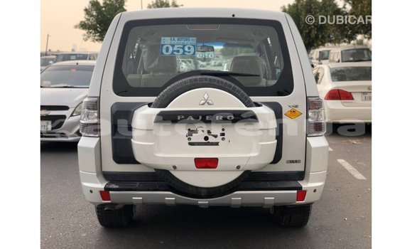 Acheter Import Voiture Mitsubishi Pajero Blanc à Import - Dubai, Marquesas Acheter Import Voiture Mitsubishi Pajero Blanc à Import - Dubai, Marquesas