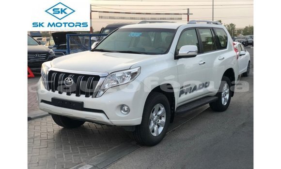 Acheter Import Voiture Toyota Prado Blanc à Import - Dubai, Marquesas