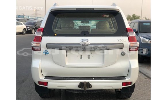 Acheter Import Voiture Toyota Prado Blanc à Import - Dubai, Marquesas Acheter Import Voiture Toyota Prado Blanc à Import - Dubai, Marquesas