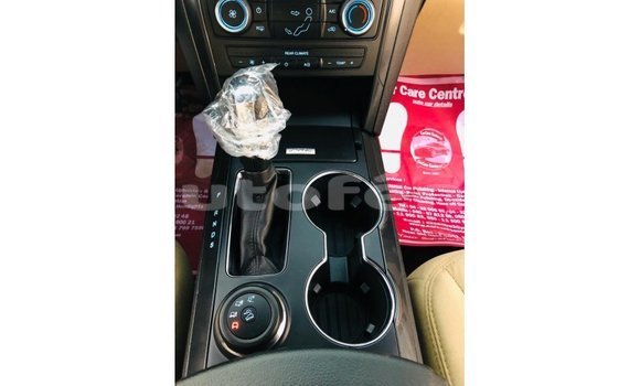 Acheter Import Voiture Ford Explorer Rouge à Import - Dubai, Marquesas Acheter Import Voiture Ford Explorer Rouge à Import - Dubai, Marquesas