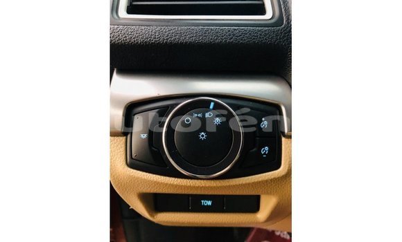 Acheter Import Voiture Ford Explorer Rouge à Import - Dubai, Marquesas Acheter Import Voiture Ford Explorer Rouge à Import - Dubai, Marquesas