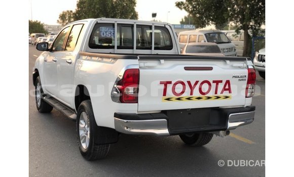 Acheter Import Voiture Toyota Hilux Blanc à Import - Dubai, Marquesas Acheter Import Voiture Toyota Hilux Blanc à Import - Dubai, Marquesas