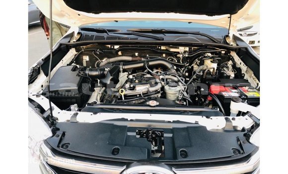 Acheter Import Voiture Toyota Hilux Blanc à Import - Dubai, Marquesas Acheter Import Voiture Toyota Hilux Blanc à Import - Dubai, Marquesas