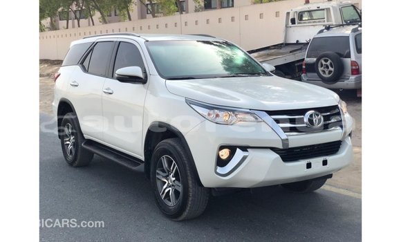 Acheter Import Voiture Toyota Fortuner Blanc à Import - Dubai, Marquesas Acheter Import Voiture Toyota Fortuner Blanc à Import - Dubai, Marquesas