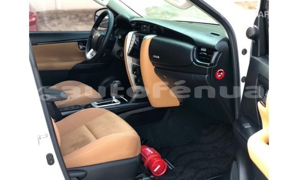 Acheter Import Voiture Toyota Fortuner Blanc à Import - Dubai, Marquesas Acheter Import Voiture Toyota Fortuner Blanc à Import - Dubai, Marquesas