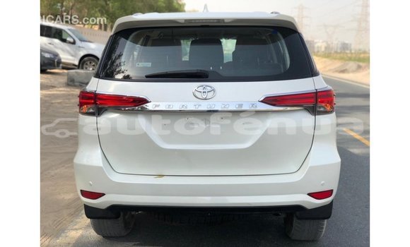 Acheter Import Voiture Toyota Fortuner Blanc à Import - Dubai, Marquesas Acheter Import Voiture Toyota Fortuner Blanc à Import - Dubai, Marquesas