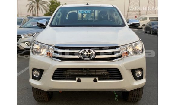Acheter Import Voiture Toyota Hilux Blanc à Import - Dubai, Marquesas Acheter Import Voiture Toyota Hilux Blanc à Import - Dubai, Marquesas