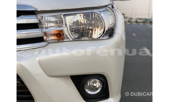Acheter Import Voiture Toyota Hilux Blanc à Import - Dubai, Marquesas Acheter Import Voiture Toyota Hilux Blanc à Import - Dubai, Marquesas