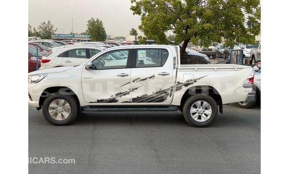 Acheter Import Voiture Toyota Hilux Blanc à Import - Dubai, Marquesas Acheter Import Voiture Toyota Hilux Blanc à Import - Dubai, Marquesas