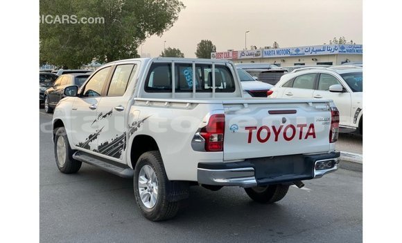 Acheter Import Voiture Toyota Hilux Blanc à Import - Dubai, Marquesas Acheter Import Voiture Toyota Hilux Blanc à Import - Dubai, Marquesas