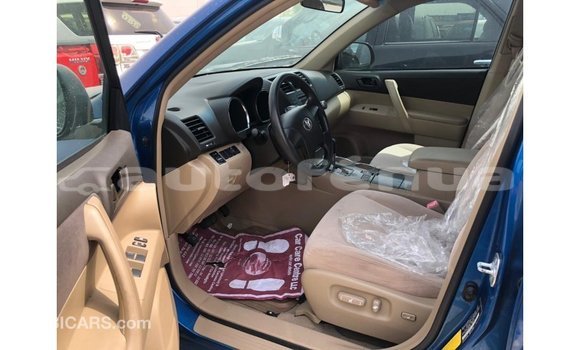 Acheter Import Voiture Toyota Highlander Bleu à Import - Dubai, Marquesas Acheter Import Voiture Toyota Highlander Bleu à Import - Dubai, Marquesas