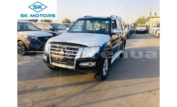 Acheter Import Voiture Mitsubishi Pajero Noir à Import - Dubai, Marquesas