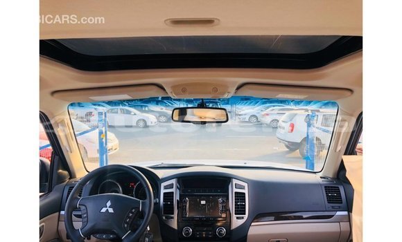 Acheter Import Voiture Mitsubishi Pajero Noir à Import - Dubai, Marquesas Acheter Import Voiture Mitsubishi Pajero Noir à Import - Dubai, Marquesas