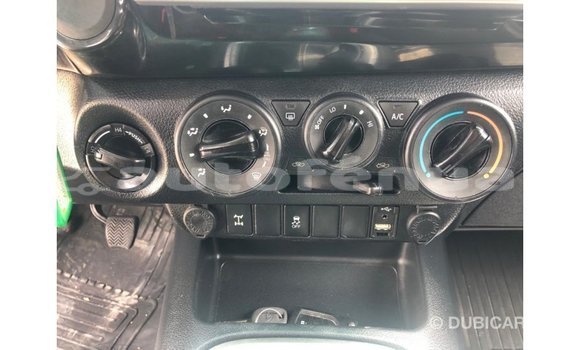 Acheter Import Voiture Toyota Hilux Blanc à Import - Dubai, Marquesas Acheter Import Voiture Toyota Hilux Blanc à Import - Dubai, Marquesas