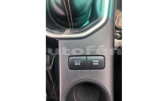 Acheter Import Voiture Toyota Hilux Blanc à Import - Dubai, Marquesas Acheter Import Voiture Toyota Hilux Blanc à Import - Dubai, Marquesas