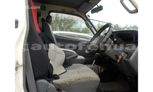 Buy Import Toyota Hiace White Car in Import - Dubai in Marquesas Buy Import Toyota Hiace White Car in Import - Dubai in Marquesas