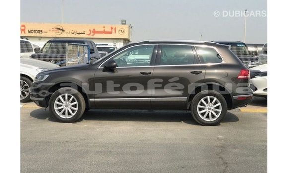 Acheter Import Voiture Volkswagen Touareg Marron à Import - Dubai, Marquesas Acheter Import Voiture Volkswagen Touareg Marron à Import - Dubai, Marquesas