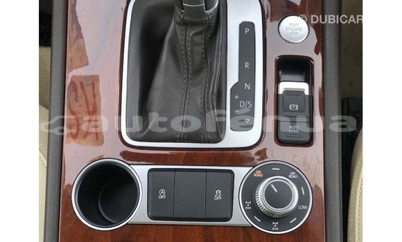 Acheter Import Voiture Volkswagen Touareg Marron à Import - Dubai, Marquesas Acheter Import Voiture Volkswagen Touareg Marron à Import - Dubai, Marquesas