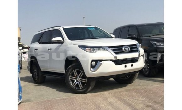 Buy Import Toyota Fortuner White Car in Import - Dubai in Marquesas