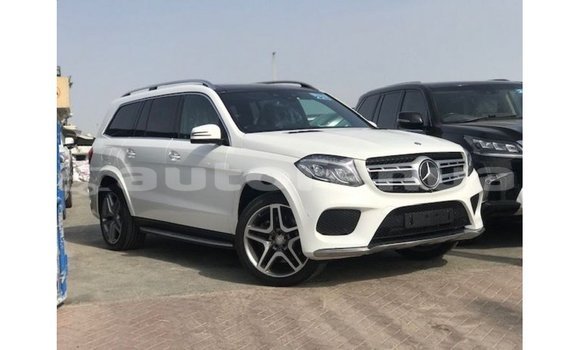 Buy Import Mercedes-Benz 190 White Car in Import - Dubai in Marquesas