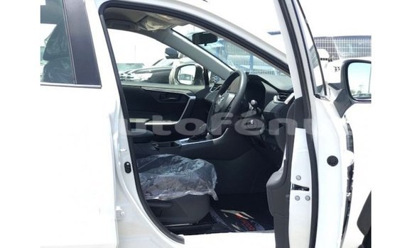 Buy Import Toyota 4Runner White Car in Import - Dubai in Marquesas Buy Import Toyota 4Runner White Car in Import - Dubai in Marquesas
