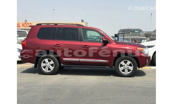 Acheter Import Voiture Toyota Land Cruiser Rouge à Import - Dubai, Marquesas Acheter Import Voiture Toyota Land Cruiser Rouge à Import - Dubai, Marquesas
