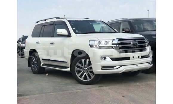 Buy Import Toyota Land Cruiser White Car in Import - Dubai in Marquesas Buy Import Toyota Land Cruiser White Car in Import - Dubai in Marquesas