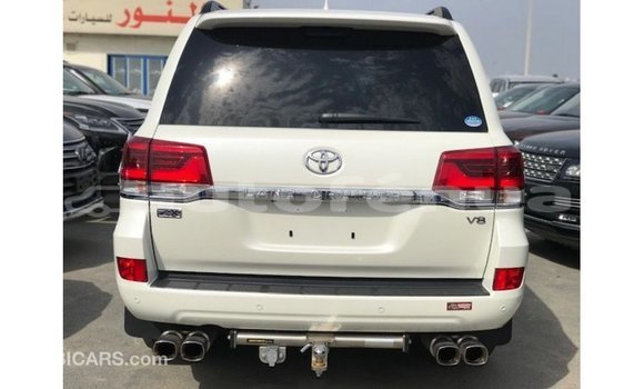 Buy Import Toyota Land Cruiser White Car in Import - Dubai in Marquesas Buy Import Toyota Land Cruiser White Car in Import - Dubai in Marquesas