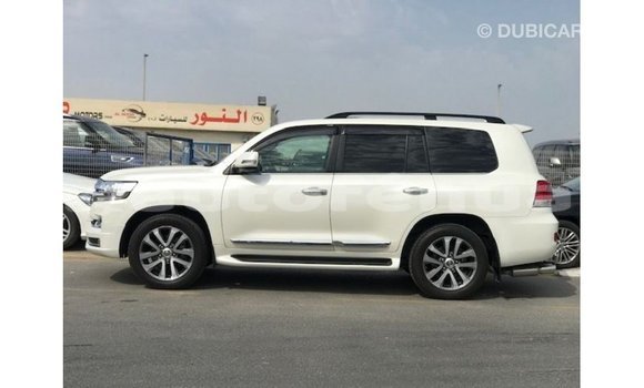 Buy Import Toyota Land Cruiser White Car in Import - Dubai in Marquesas Buy Import Toyota Land Cruiser White Car in Import - Dubai in Marquesas