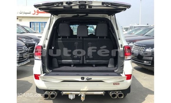 Buy Import Toyota Land Cruiser White Car in Import - Dubai in Marquesas Buy Import Toyota Land Cruiser White Car in Import - Dubai in Marquesas