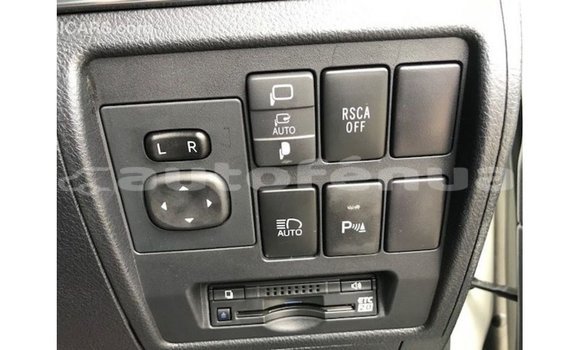 Buy Import Toyota Land Cruiser White Car in Import - Dubai in Marquesas Buy Import Toyota Land Cruiser White Car in Import - Dubai in Marquesas