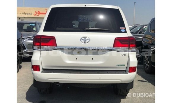 Acheter Import Voiture Toyota Land Cruiser Blanc à Import - Dubai, Marquesas Acheter Import Voiture Toyota Land Cruiser Blanc à Import - Dubai, Marquesas