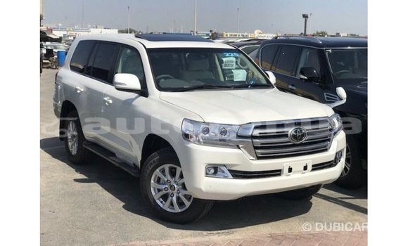 Acheter Import Voiture Toyota Land Cruiser Blanc à Import - Dubai, Marquesas Acheter Import Voiture Toyota Land Cruiser Blanc à Import - Dubai, Marquesas